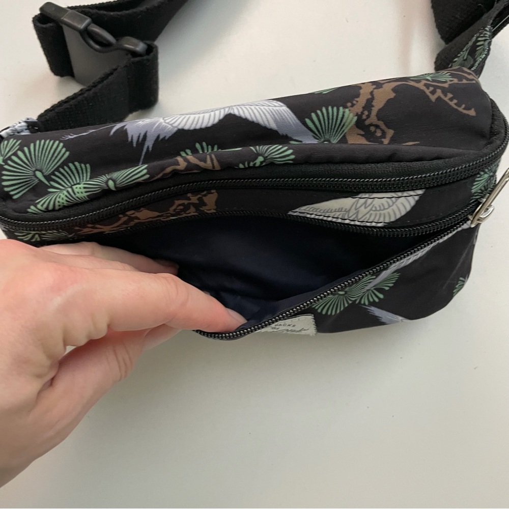 Hot Styles Belt Bag Fanny Pack Asian Cranes Botanical Double Zip Pockets Black - Picture 12 of 16